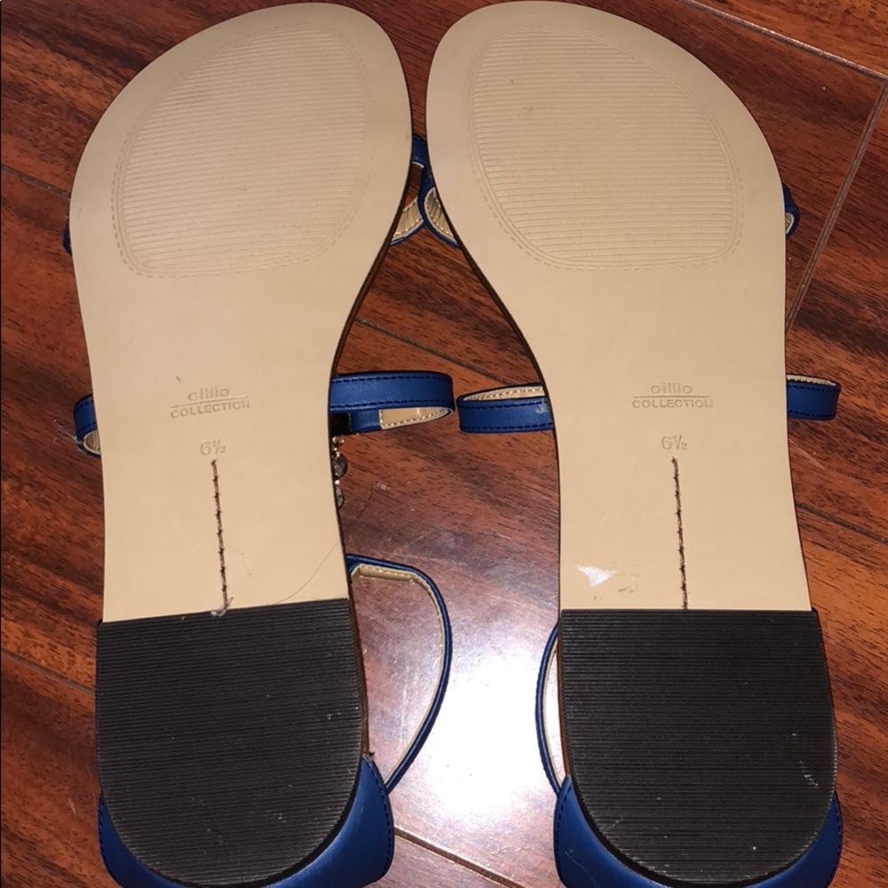 Gullio Collection Sandals - Picture 2 of 2